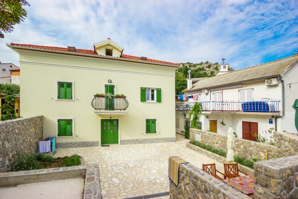 Apartment Barbina Kastelina Sveti Juraj Exterior foto
